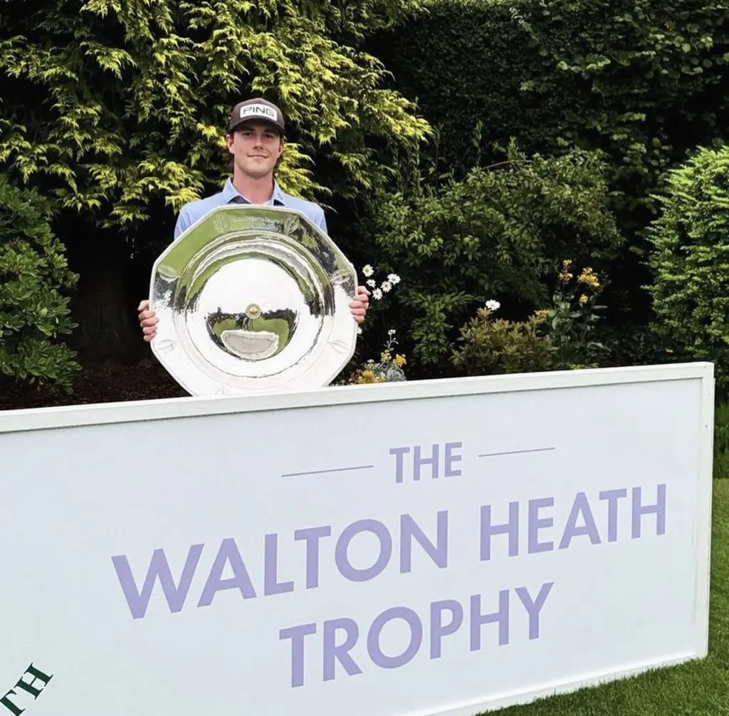 NICHOLLS WINS THE WALTON HEATH TROPHY