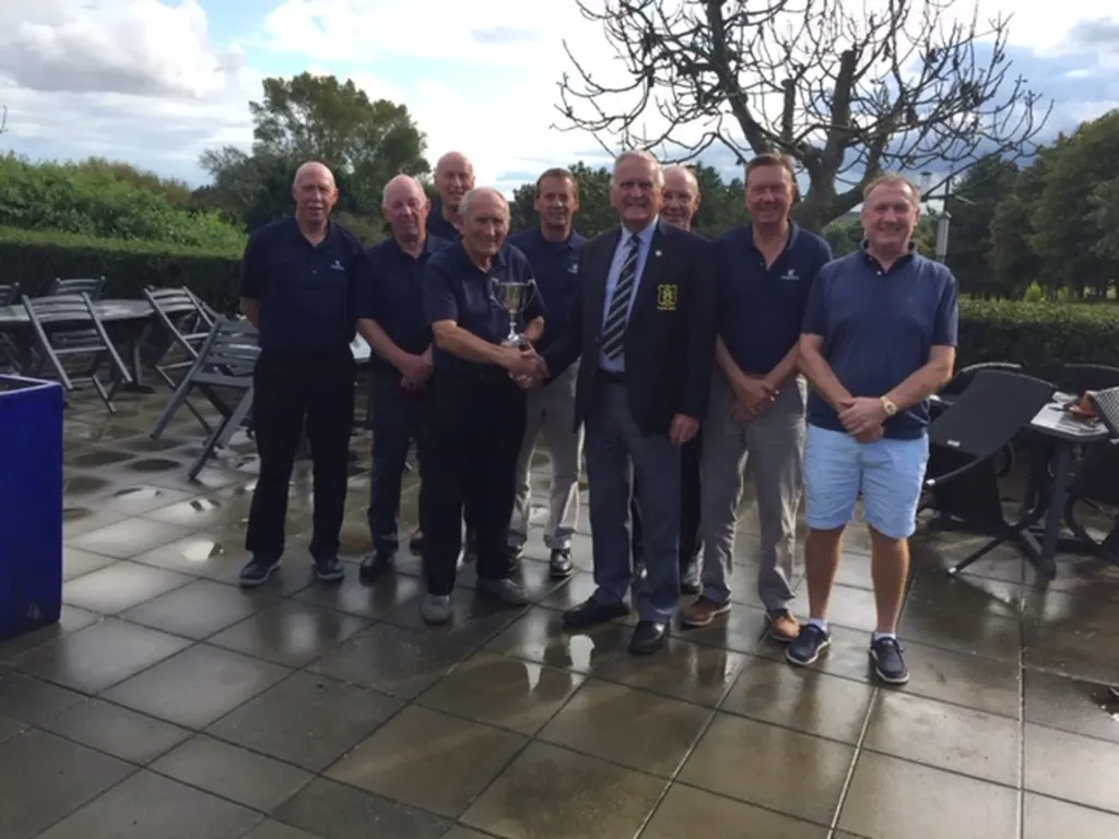 Kingfishers win the Beaumont Trophy
